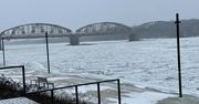 Toruń: Miasto alarmuje o krze na Wiśle. Wody Polskie uspokajają