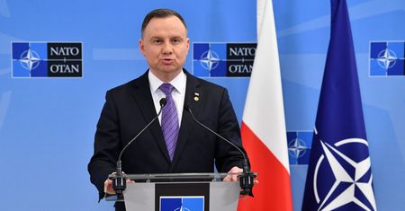 Awaryjne lądowanie samolotu z Andrzejem Dudą