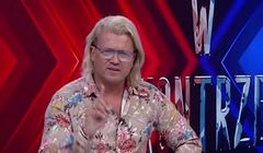 Jakimowicz żąda od Trzaskowskiego ukarania strażników miejskich. Powód: pozwolili wisieć tęczowej fladze