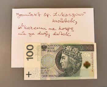 Ksiądz pokazał kartkę od kościelnego. "Nie za duży datek"