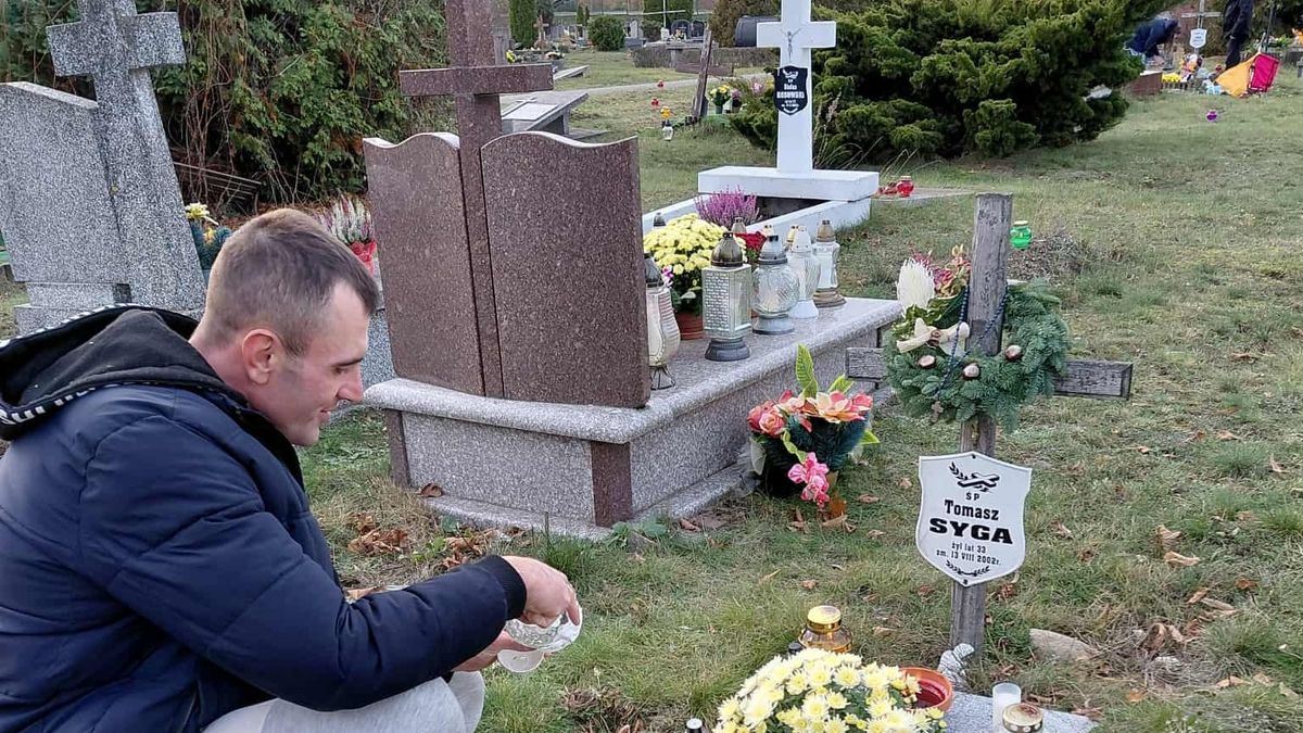 Raper Czeczen opiekuje się grobem gangstera "Komandosa"