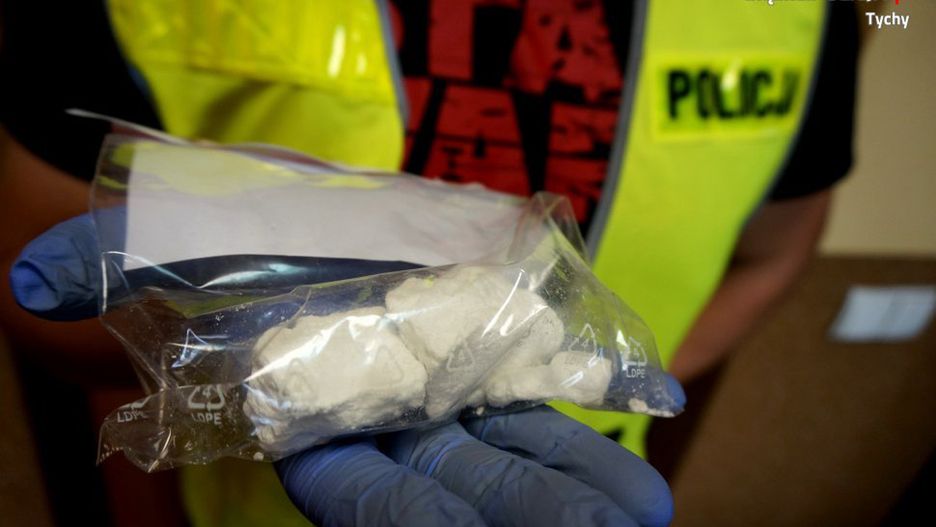 Śląskie. Policja w Tychach i Jaworznie zatrzymała mężczyzn, którzy posiadali amfetaminę.