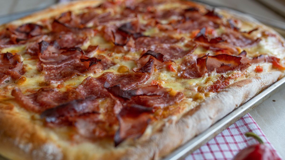 Pizza z blachy - jak sprzed lat