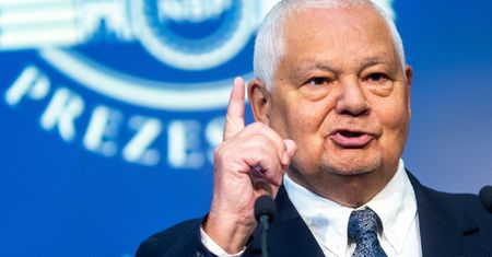 Glapiński podał cenę chleba. "Wziąłem paragon i go mam"