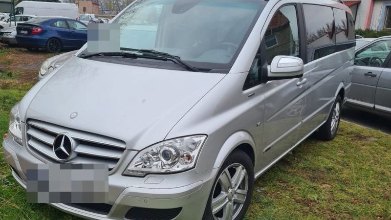 Mercedes był jednym z odzyskanych przez policję samochodów