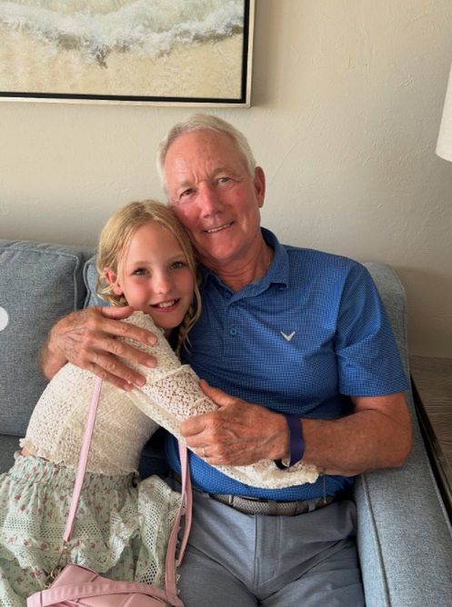 James Van Der Beek zamieścił zdjęcie córki z dziadkiem 