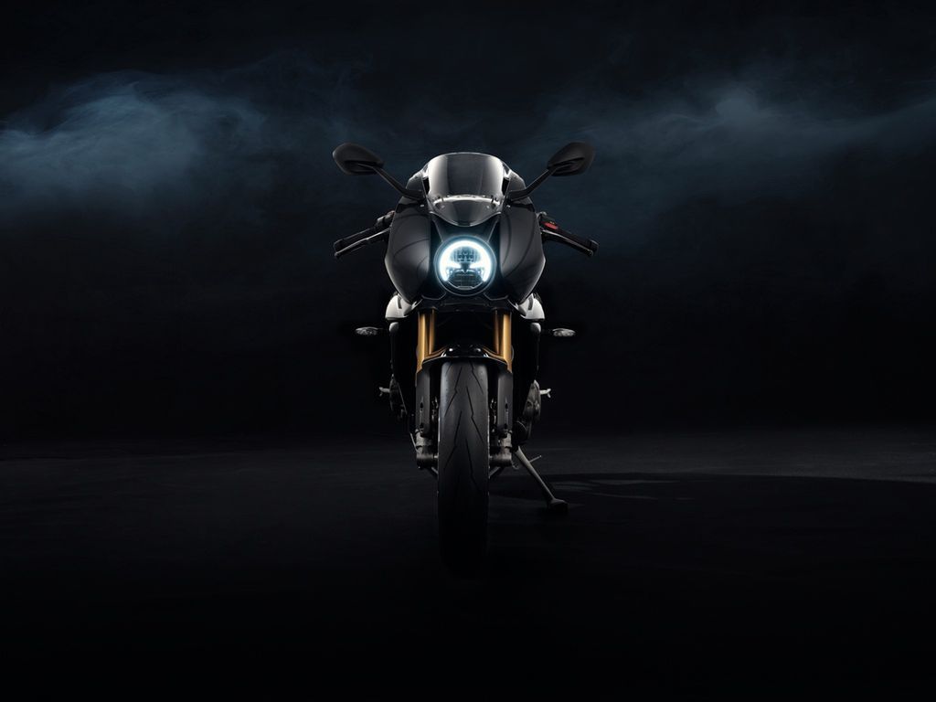 Triumph Speed Triple 1200 RR Bond Edition