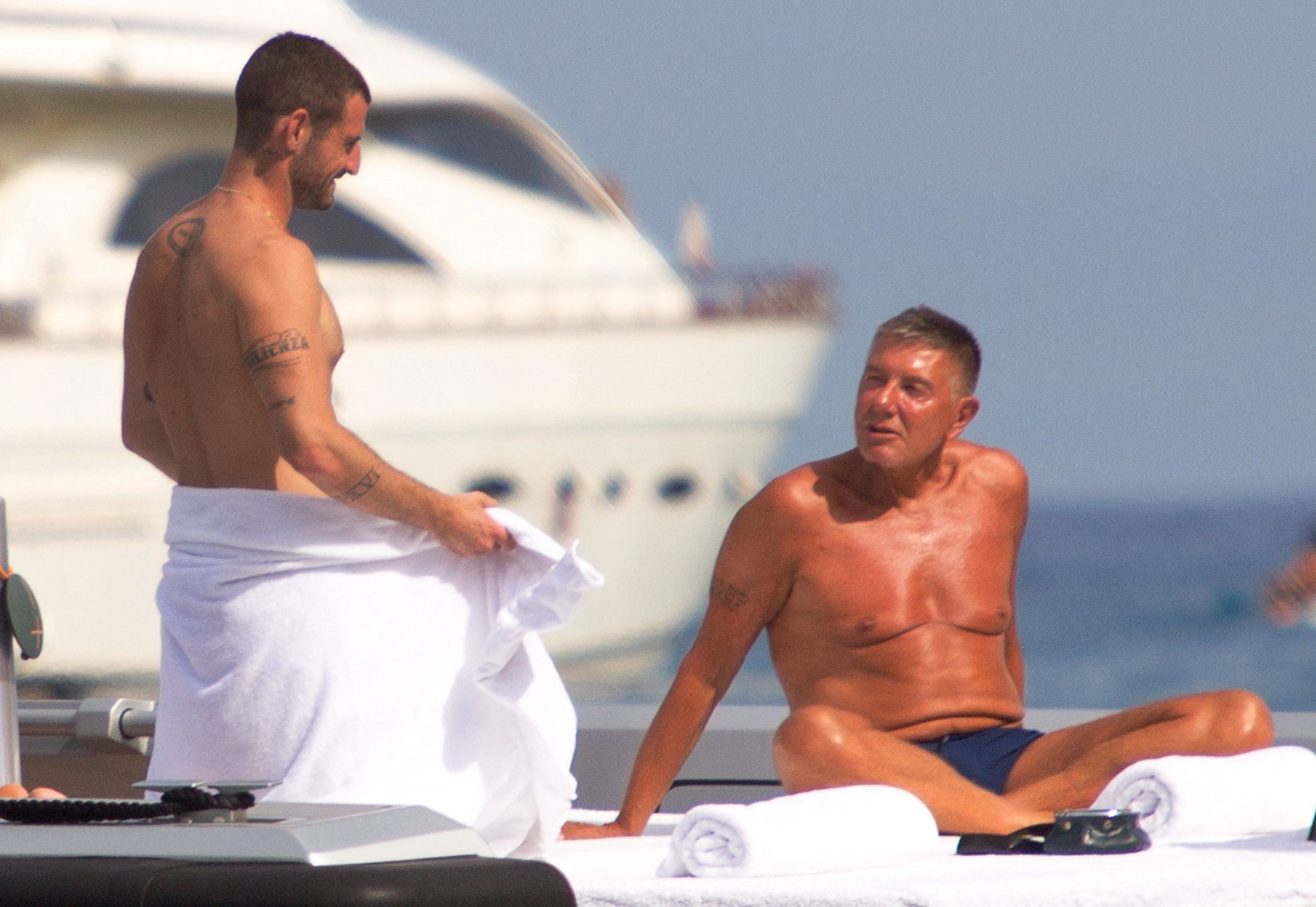 Stefano Gabbana z młodszym kolegą