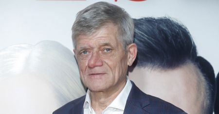 Henryk Gołębiewski nie potrzebuje luksusu do szczęścia. "Mamy 51 metrów, są 3 osoby, zmieszczą się"
