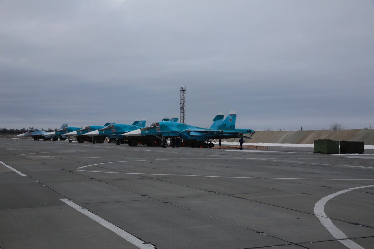 Потери на аэродроме. Су-34 Авиадартс. Су 34 аэродромы базирования. Су 34 аэродромы базирования в Мурманске.
