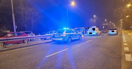 Zderzenie trzech aut na al. Kraśnickiej w Lublinie. Wystarczyła chwila nieuwagi [ZDJĘCIA]