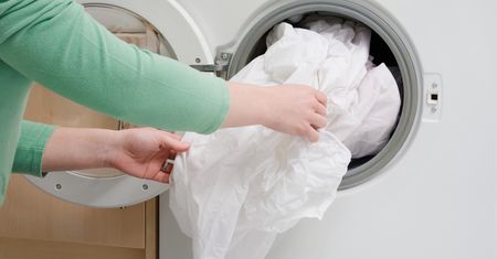 W takiej temperaturze pierz pościel. Inaczej zaszkodzisz swojemu zdrowiu