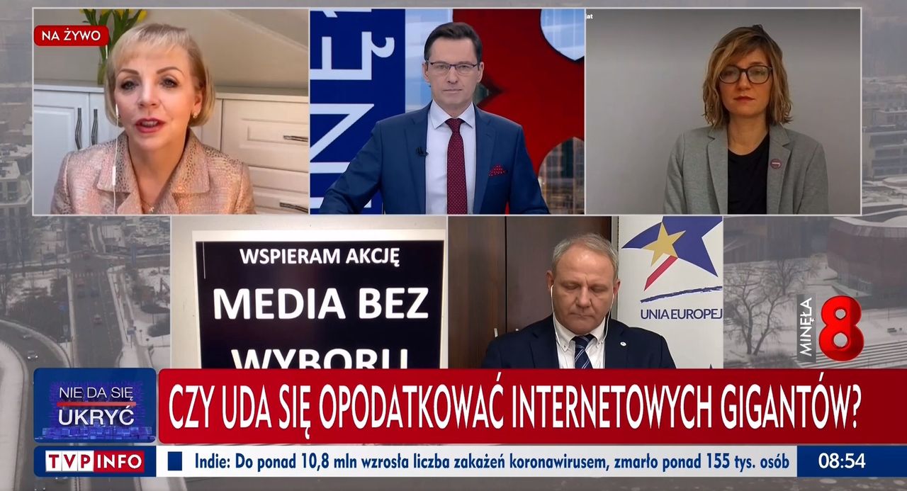 Goście i prowadzący programu "Minęła 8" w TVP Info.