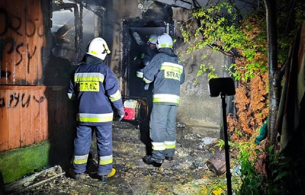 W Suchowoli spalił się opuszczony dom. Makabryczne odkrycie strażaków 