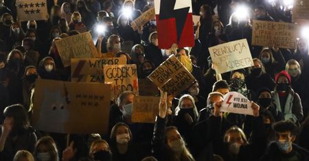 Dyrektorzy warszawskich szkół liczą uczniów na strajku? Kuratorium: nie zbieraliśmy takich informacji
