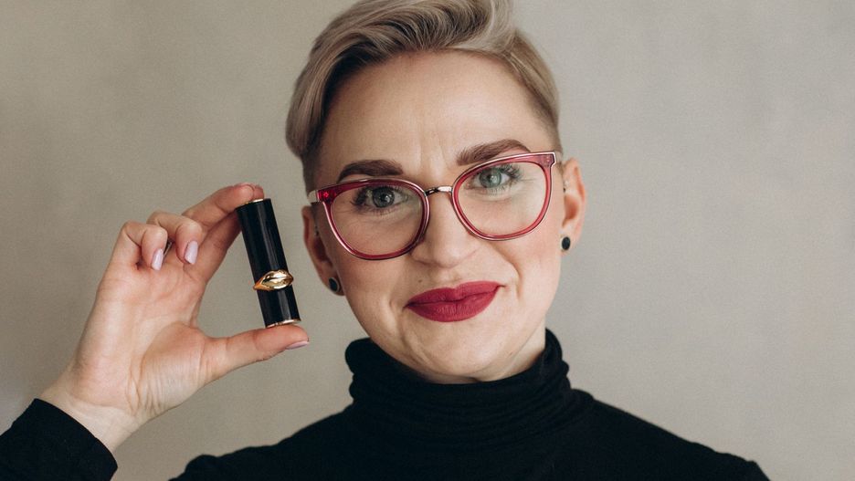 Weronika Bakacz to wizażystka i kosmetolożka, która kolekcjonuje stare kosmetyki