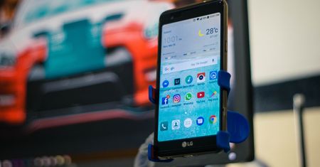 Smartfony z Androidem i Chrome ciągle rozmawiają z serwerami Google. Nawet jeśli są w kieszeni