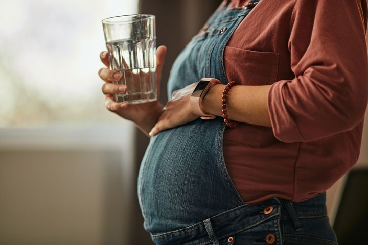 Odwodnienie w ciąży zagraża życiu matki i dziecka