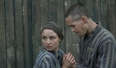 Nowy zwiastun serialu „Tatuażysta z Auschwitz”. Premiera już w czerwcu