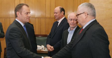 Mnożą się pytania ws. prezesa NBP. "Musimy mieć 100-proc. pewność"