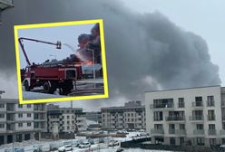 Pożar hali pod Warszawą. Z daleka widać kłęby gęstego dymu
