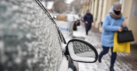 Alert IMGW dla woj. mazowieckiego. Będzie bardzo ślisko