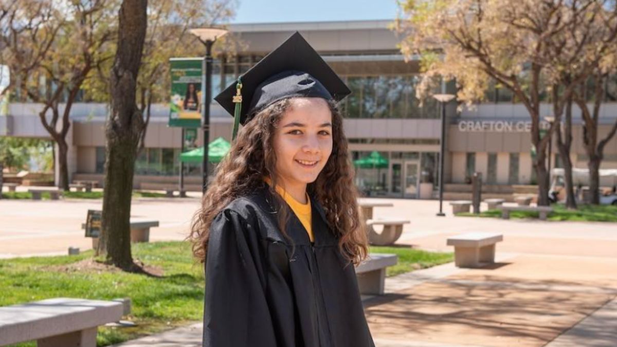 Alisa Perales ukończy college z dwoma dyplomami.