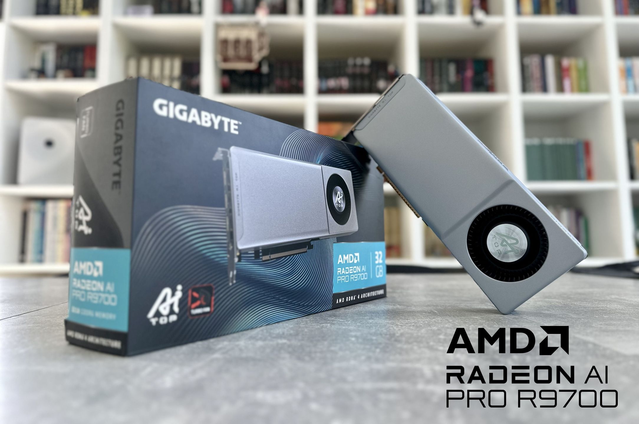 GIGABYTE Radeon AI PRO R9700 32 GB - 