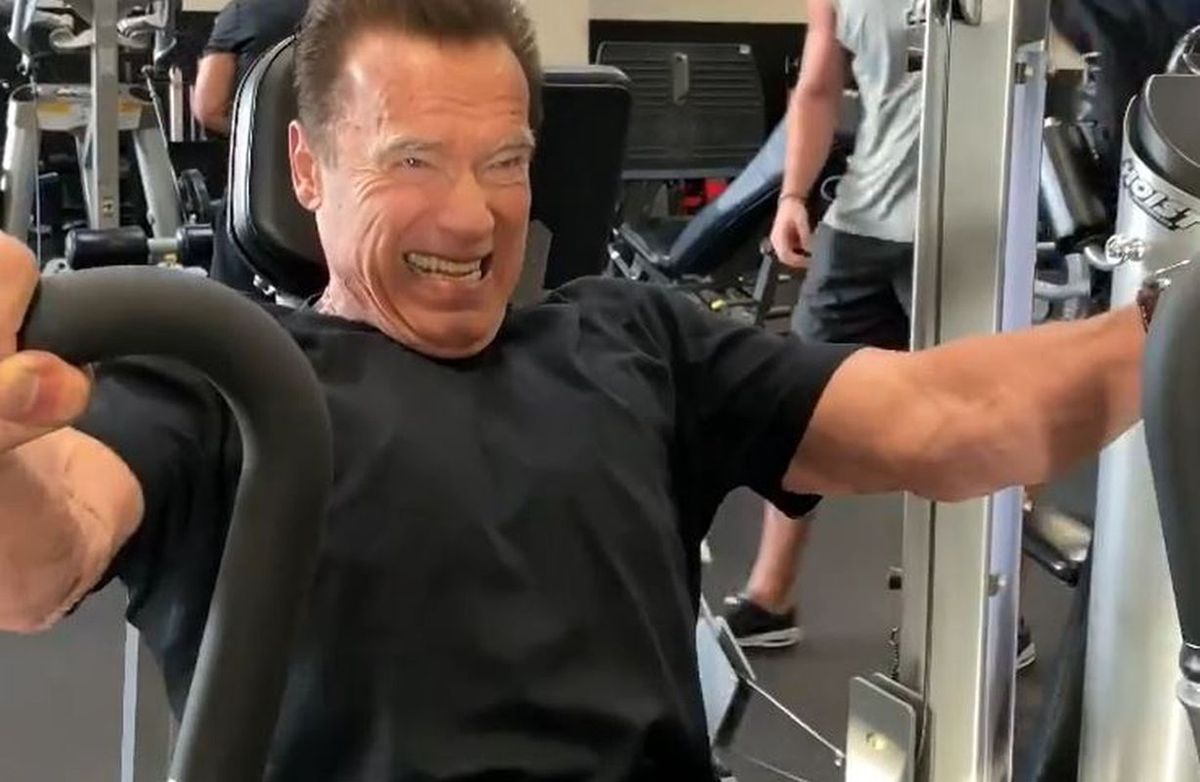 Arnold Schwarzenegger podczas treningu