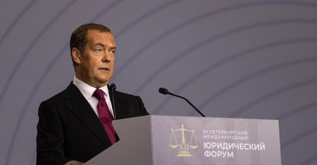 Miedwiediew straszy wojną nuklearną. "Najwyższy poziom zagrożenia"