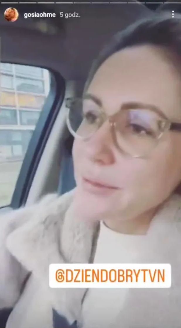 Małgorzata Ohme używa telefonu podczas jazdy i prowadzi z psem na kolanach
