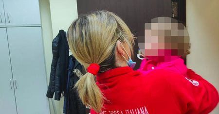 Zdecydowali się na surogatkę. Porzucili dziecko i uciekli