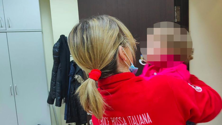 Zdecydowali się na surogatkę. Kiedy dziecko przyszło na świat porzucili je w innym kraju