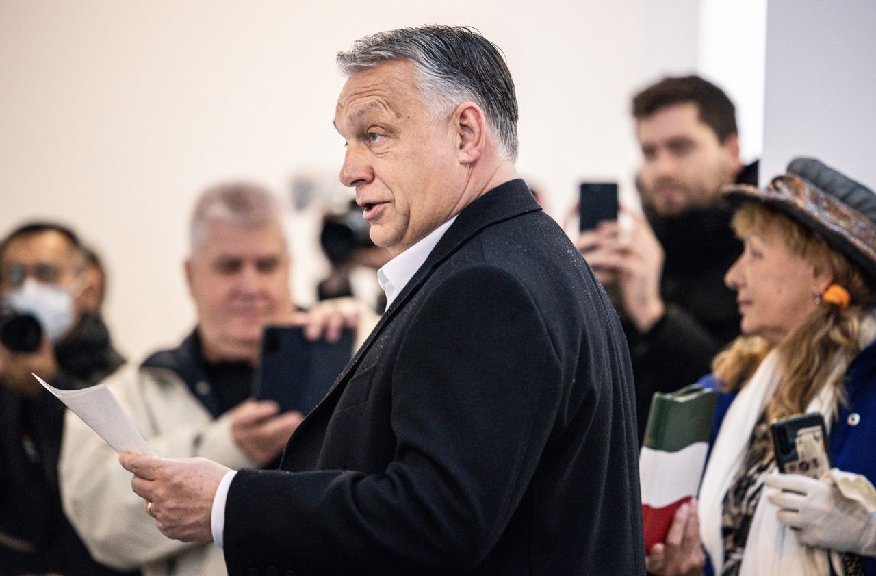 WP z Budapesztu: Orban w walce o władzę szczuje na LGBTQ i straszy Węgrów "zmianą płci"