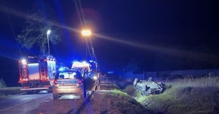 Poważny wypadek w powiecie płońskim. Policja ustala, kto siedział za kierownicą