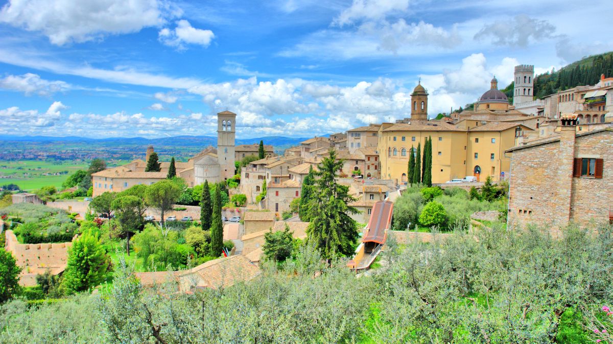 Asyż położony jest malowniczo na wzgórzu