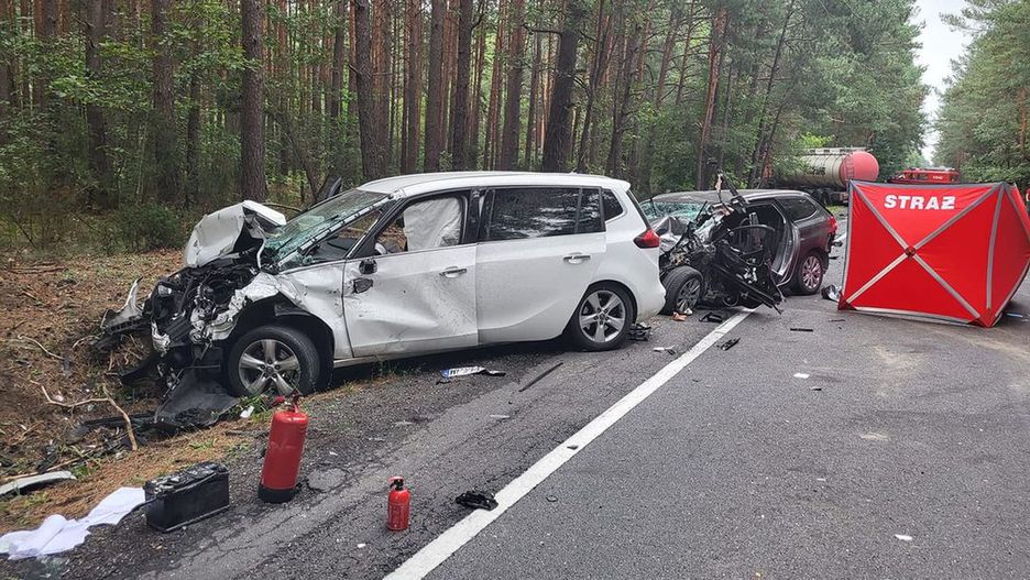 W zderzeniu trzech aut życie stracił 40 letni mężczyzna.