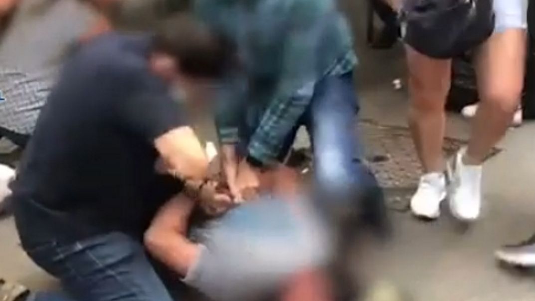 Policja dokonała zatrzymania 45-letniego Pawła D. w restauracji.