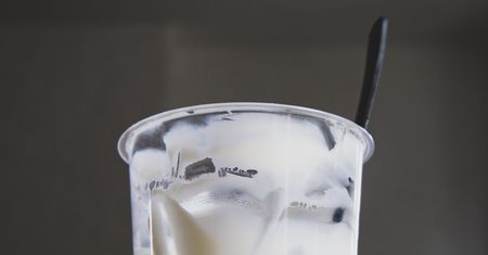 Działa jak alkohol. Może doprowadzić do stłuszczenia wątroby