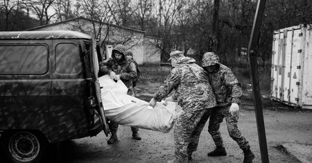 Maciej Stanik: Na wojnie trudniej jest fotografować martwych