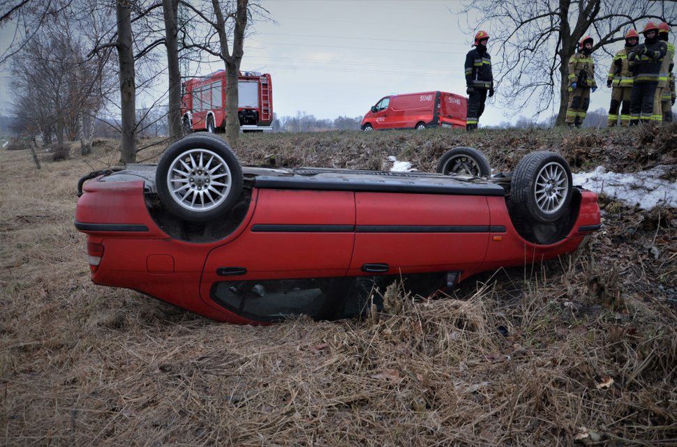 Mikołów. 17-latek może mówić o wielkim szczęściu, że z wypadku wyszedł bez szwanku.