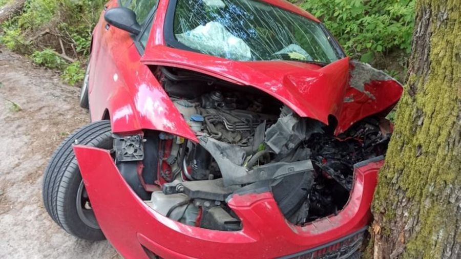 Kierowca i pasażerowie trafili do szpitala