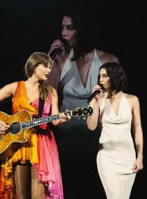 Gracie Abrams podpowiada fanom Taylor Swift? Są o tym przekonani