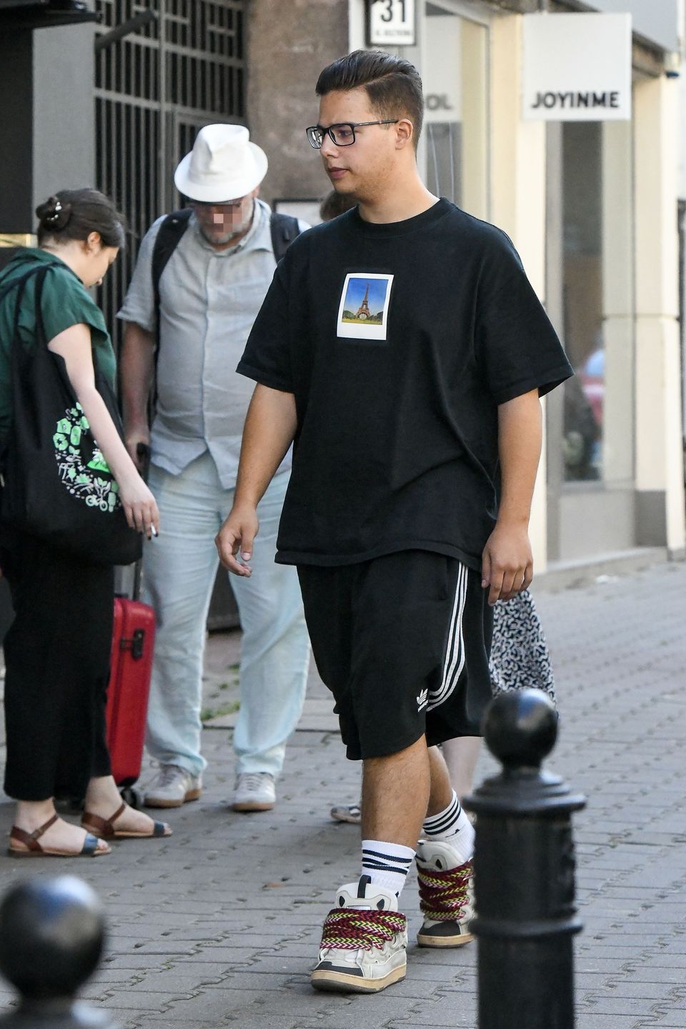 Allan Krupa widziany na ulicach Warszawy