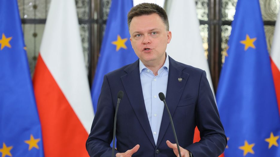 Hołownia pogania rząd. "Apeluję z całego serca"
