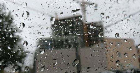 Prognoza pogody na dziś – 13 lutego. Wietrznie, opady śniegu i deszczu ze śniegiem