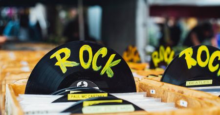 Cyberatak na sklepy Warner Music. Hakerzy zdobyli dane klientów i kart płatniczych