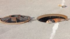 SMS’omaniaczka wpadła do studzienki ściekowej... 1