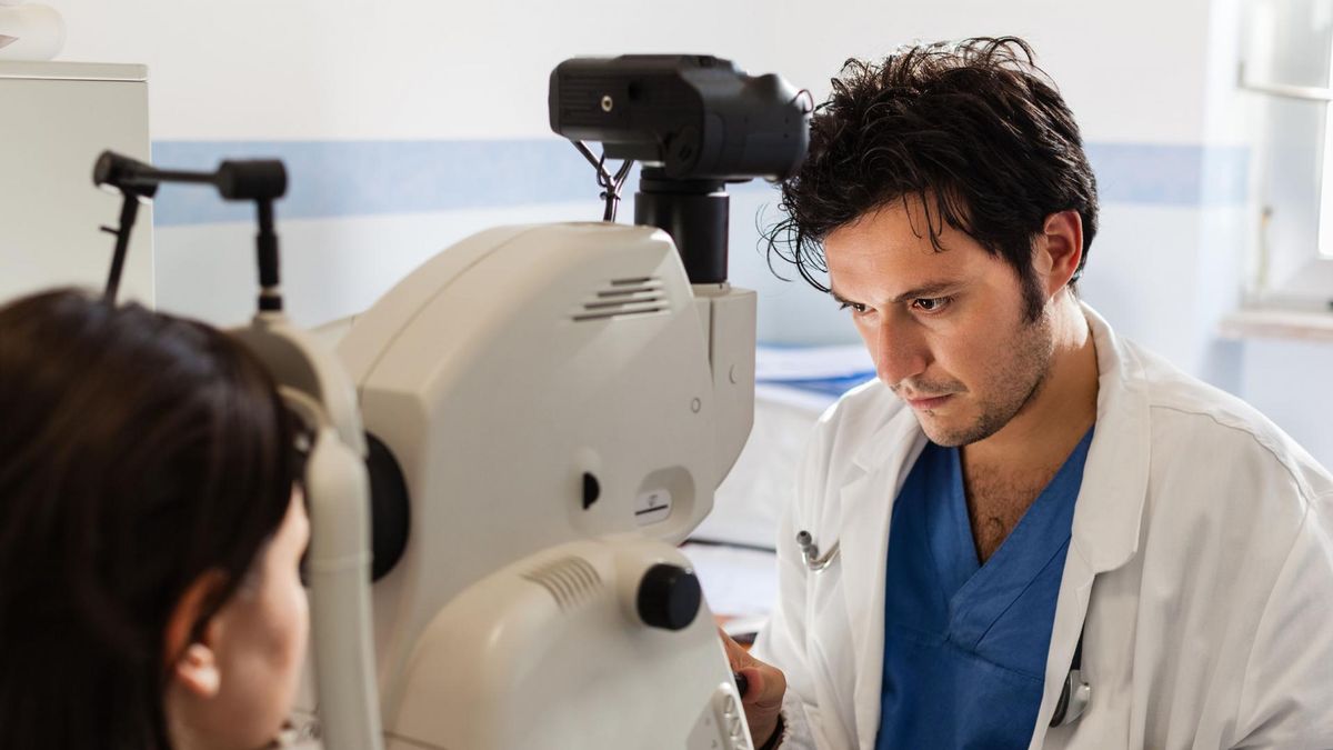 Ból oka warto skonsultować z okulistą.