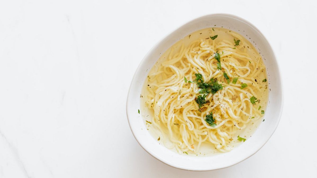 Przesolona zupa - co zrobić z przesoloną zupą, sposoby na przesoloną zupę